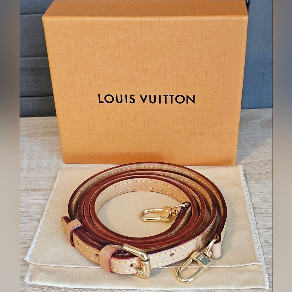 Louis Vuitton Brown Leather Belt with Gold Buckle - Picture 2 of 7